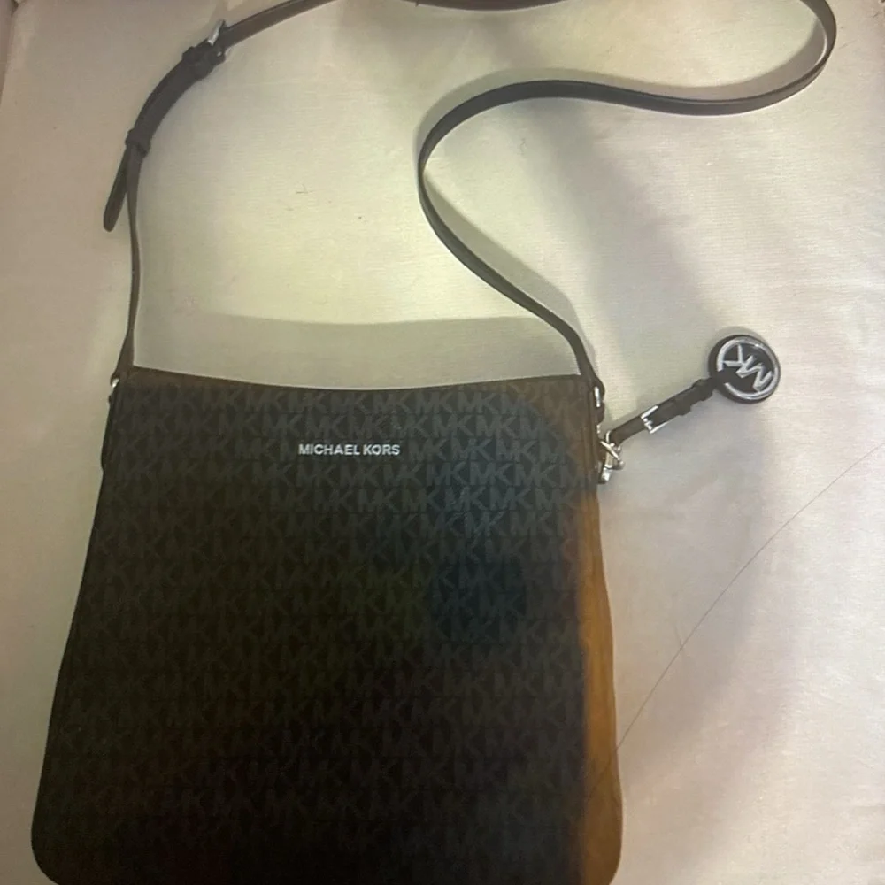 Nwt. Michael Michael kors jet set travel large logo messenger bag